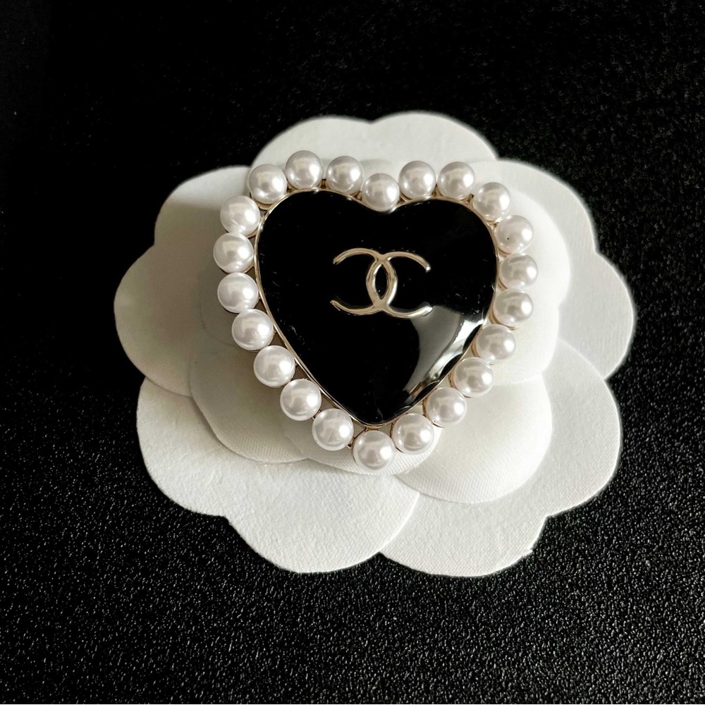 CHANEL Black Heart Brooch with White Pearls